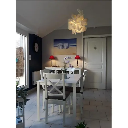 شقة Parenthese Bleue A *